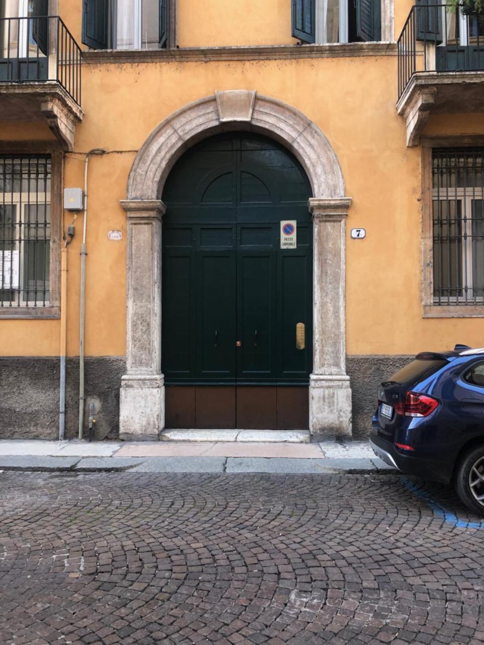 Duomo Apartment Verona Bagian luar foto
